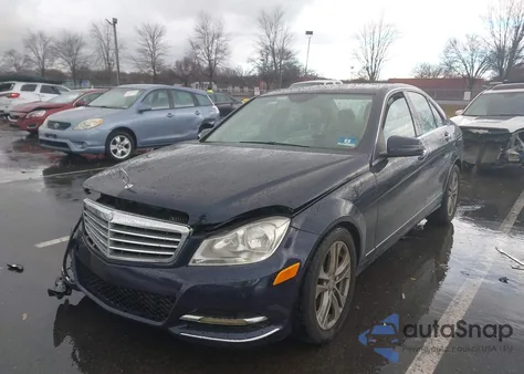 2014 Mercedes-Benz C 250 Luxury from USA, damaged, VIN WDDGF4HB4ER307786
